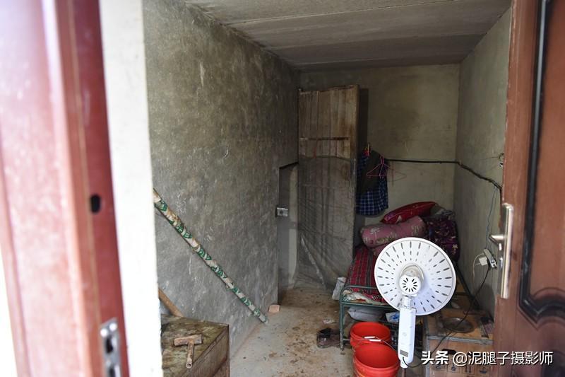 山西農(nóng)民大棚里種香椿，9分地種植70000苗，28元1斤，收入保密